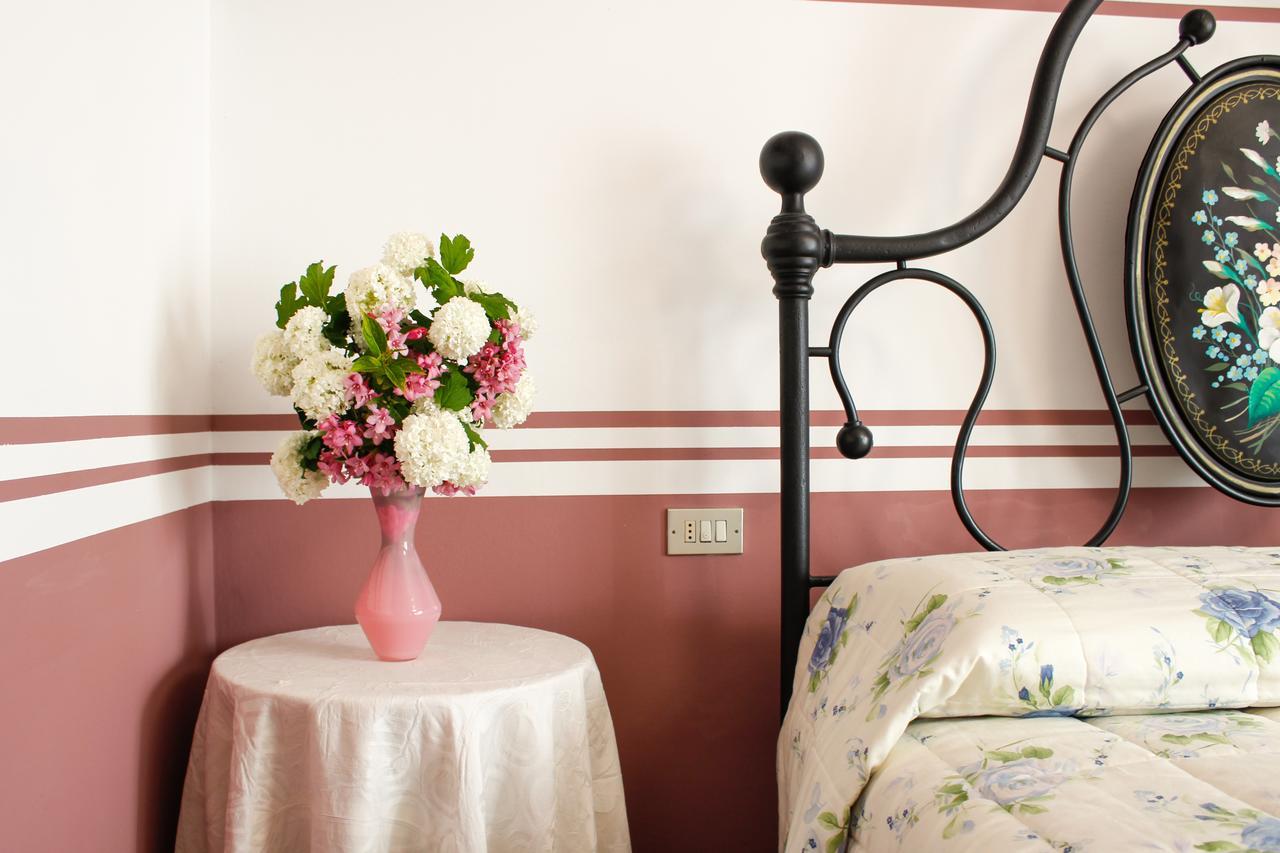 B&B Dimora Morelli Gubbio Exterior photo